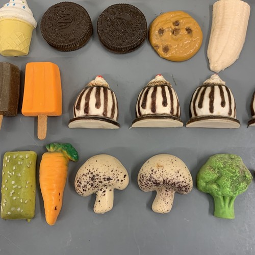 27)Old 3-D VANDERBILT ?? Refrigerator MAGNETS Hong Kong ICE CREAM FRUIT VEGGIES+ - Picture 6 of 7