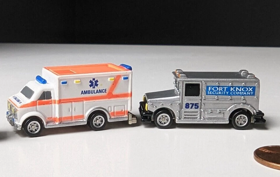 Hot Wheels Micro Machines 1997 ambulancia Mattel y camión blindado puertas traseras abiertas Foto 2 de 4
