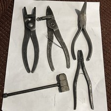 Lot of  5 Vintage Machinist Tools. hammer, Industrial P96, 103, 104 pliers