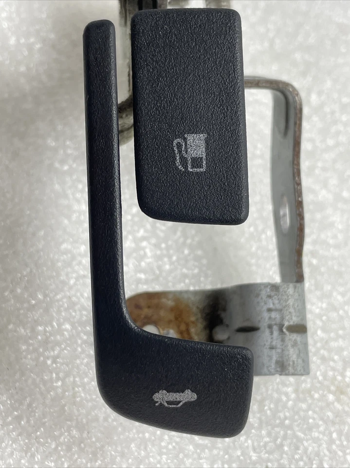 Mazda 3 2012 maletero abridor de combustible tapa liberación bloqueo interruptor palanca OEM Foto 2 de 4