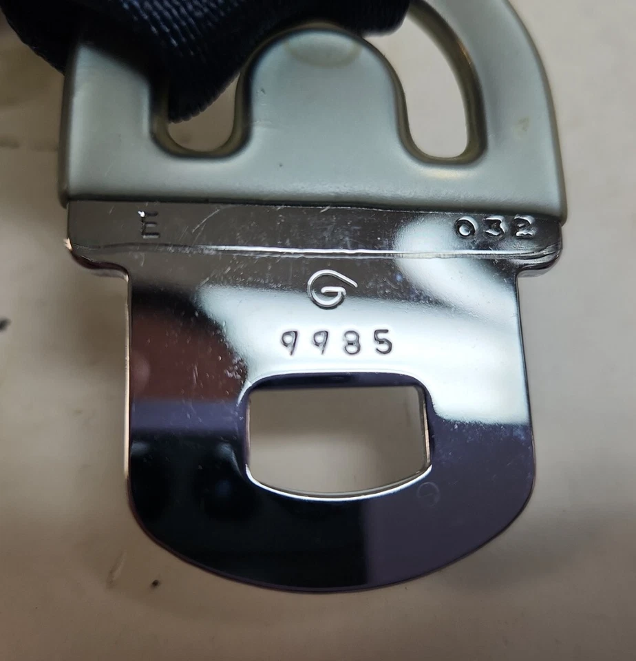 New OEM GM Rear Seat Belt 12515695 1992 Chevy Cavalier/Pontiac Sunbird (SVM134) - Image 4 of 4