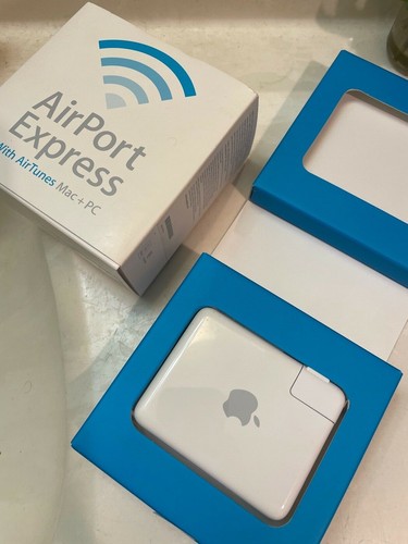 Apple AirPort AirTunes Express Wireless N Router A1084 M9470LL/A - Open Box - Picture 3 of 7