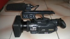 CAMCORDER JVC GY-HM100E FULL HD 1/4" + Aggiuntivo Grandangolo 0.7 x Kit per News