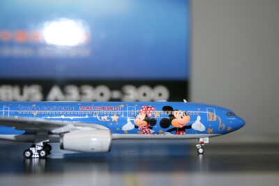 Phoenix 1:400 China Eastern Airbus A330-300 B-6120 (04093) 'Disney