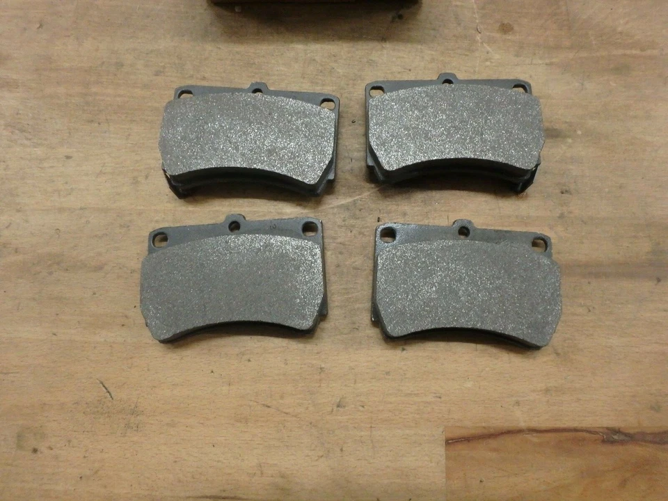 Nuevas pastillas de freno delanteras OEM 1991-94 Capri 1986-89 Mazda 323 E8GY-2001-B Foto 2 de 4