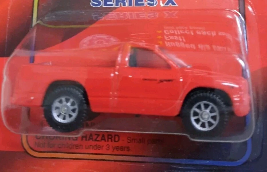 1997 - 2004 年道奇 Dakota Sport 4x4 收藏品 1/64 比例压铸 Diorama 模型 — 第 3/3 张图片