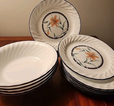 Vintage Set Of 8 Corelle  Tiger Lilly 7 1/4'' Salad/Bread Plates & 4 Swirl Bowls