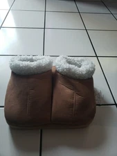 Body Innovations Soothing FOOT WARMER MASSAGE Heat Memory Foam Tan