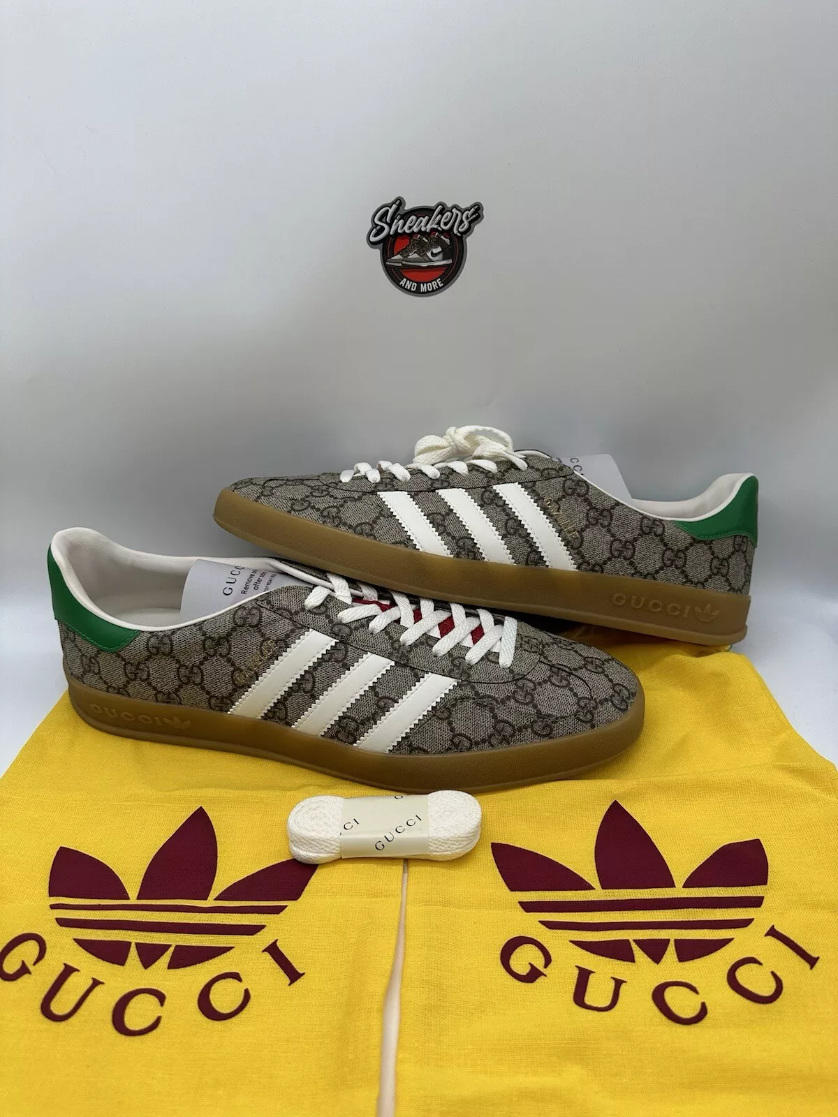 Baskets homme Gucci x Adidas Gazelle beige GG toile monogramme taille 13,5G US 14