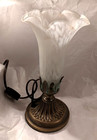 VINTAGE UNDERWRITERS LABORATORIES PETAL TABLE LAMP 8 1/2" TALL W/ ROTARY SWITCH — photo 2