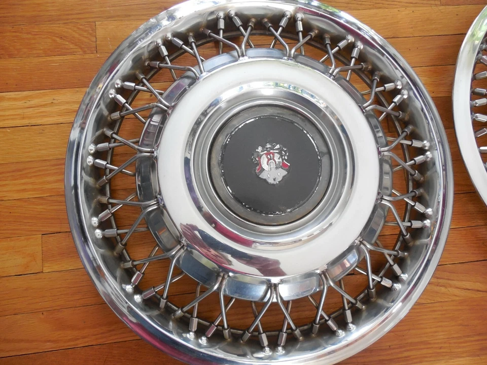 4, Oldsmobile Toronado 1986 1987 15" OEM radios de cable tapacubos cubierta de rueda con 3 centavos Foto 4 de 4