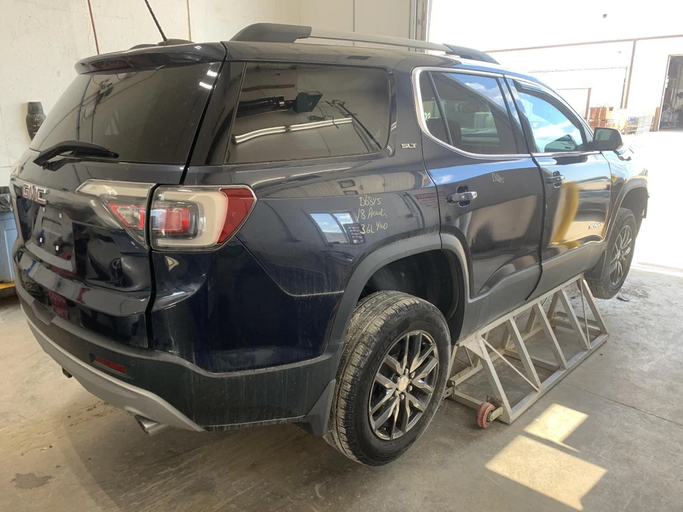 Used Fuel Pump Control Module fits: 2018 Gmc Acadia Fuel Pump center trunk floor — 第 3/4 张图片