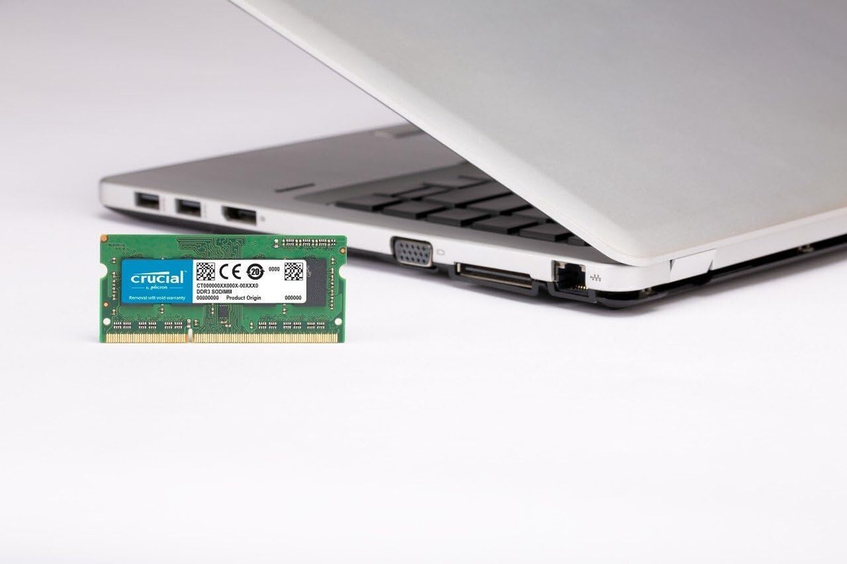Crucial DDR3 4GB 1333 MHz PC3-10600 204-Pin Laptop RAM Sodimm