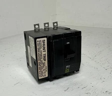 Square D QOB3301021 30A Circuit Breaker w/ Shunt Trip 240 VAC QOB 3 Pole 30 Amp