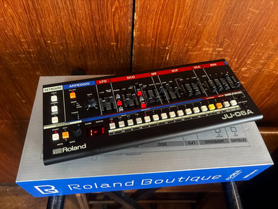 Roland JU-06A Boutique Series Juno Sound Module w/ box