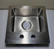 Elkay Crosstown Stainless Steel Kitchen Sink - Drop-In/Undermount 15 x 15 x 7 in