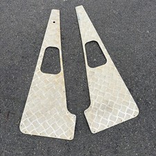 Land Rover Defender 90 110 Chequer Plate wing tops.