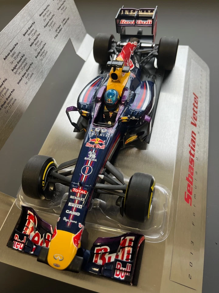 SEBASTIAN VETTEL RED BULL RB9 F1 2013 WORLD CHAMPION 1/18 GPL DISPLAY RARE NEW - Image 3 of 4