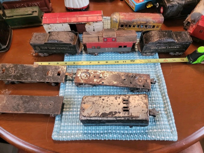 Lionel Marx Amer Flyer Vintage Mixed Lot Train Set Metal Caboose  coal tenders
