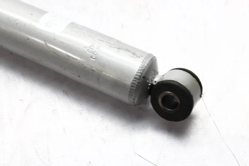 Chevrolet Silverado HD 2001-2007 6,6 L diésel amortiguador delantero izquierdo o derecho H0643 Foto 2 de 4