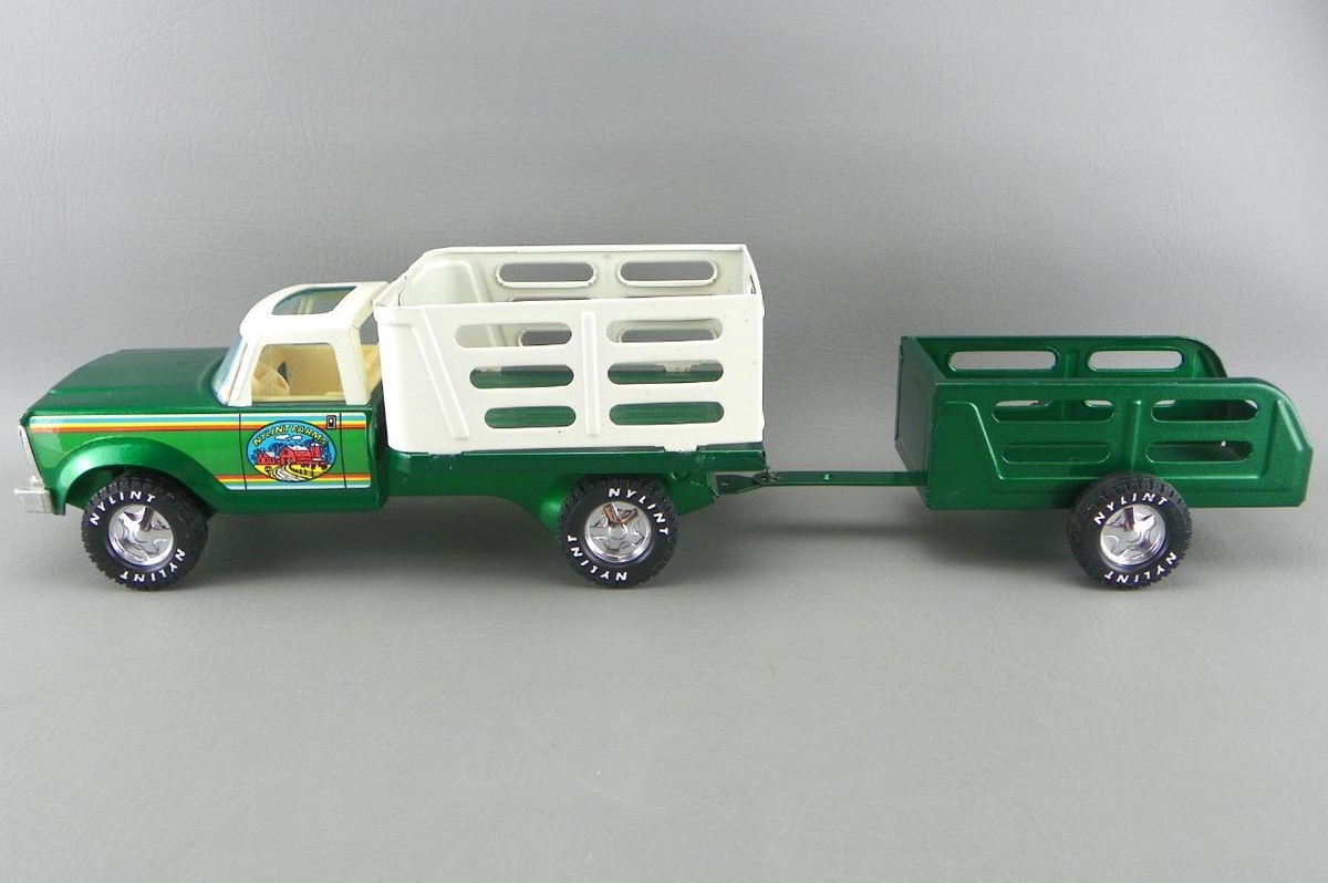 Vintage 1970s NYLINT Farms 14