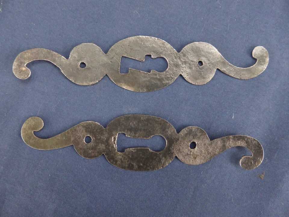 2 entrées serrure flammes fer ancienne Louis XIII portes armoire bahut ht 14 cm - Photo 4/4