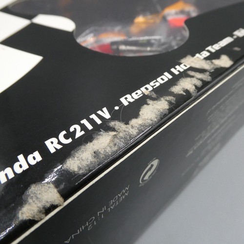 SIGNED Minichamps 122037146 Repsol Honda RC211V Rossi 2003 1:12 Scale Perfect - Picture 11 of 12