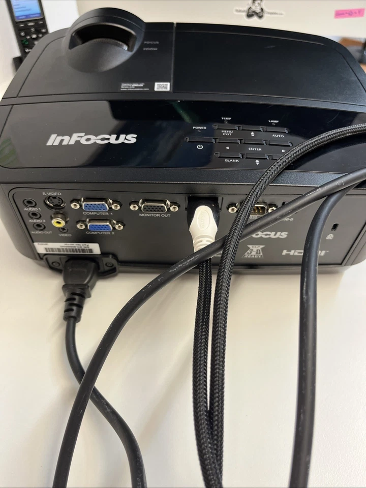 Beamer InFocus IN112x schwarz - Bild 3 von 3