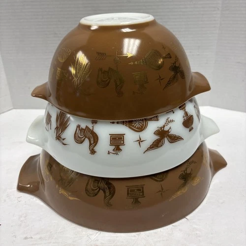 Vintage Pyrex Early American Set of 3 Cinderella Mixing Bowls 442, 443, & 444