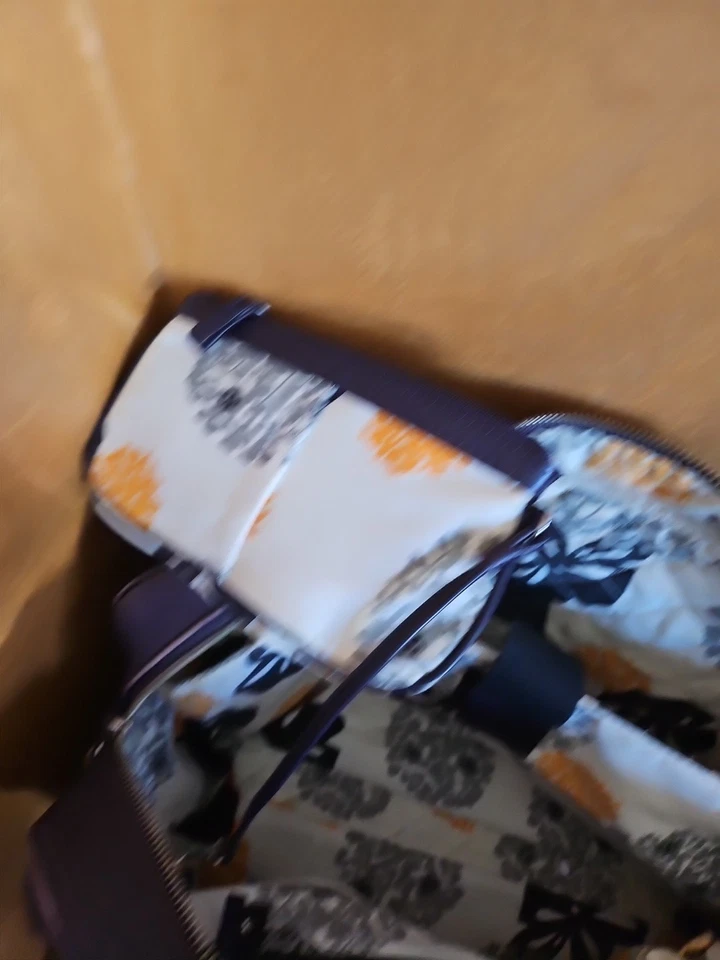 Estuche de transporte Franklin Covey púrpura para PC sobre los hombros o dos asas Foto 3 de 4