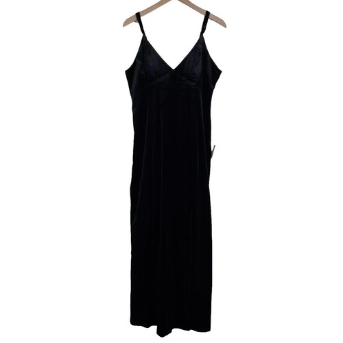 aqua black velvet dress Mansehra Velvet Gown: ombre, unique, blue, black, turqouise, aqua, slit, long-sleeve, boho, evening, red carpet, editorial, How Two Live