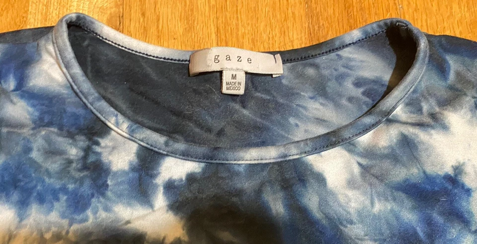 Top de yoga suave Gaze para mujer talla M manga larga recortado azul patrón tie dye Foto 3 de 4