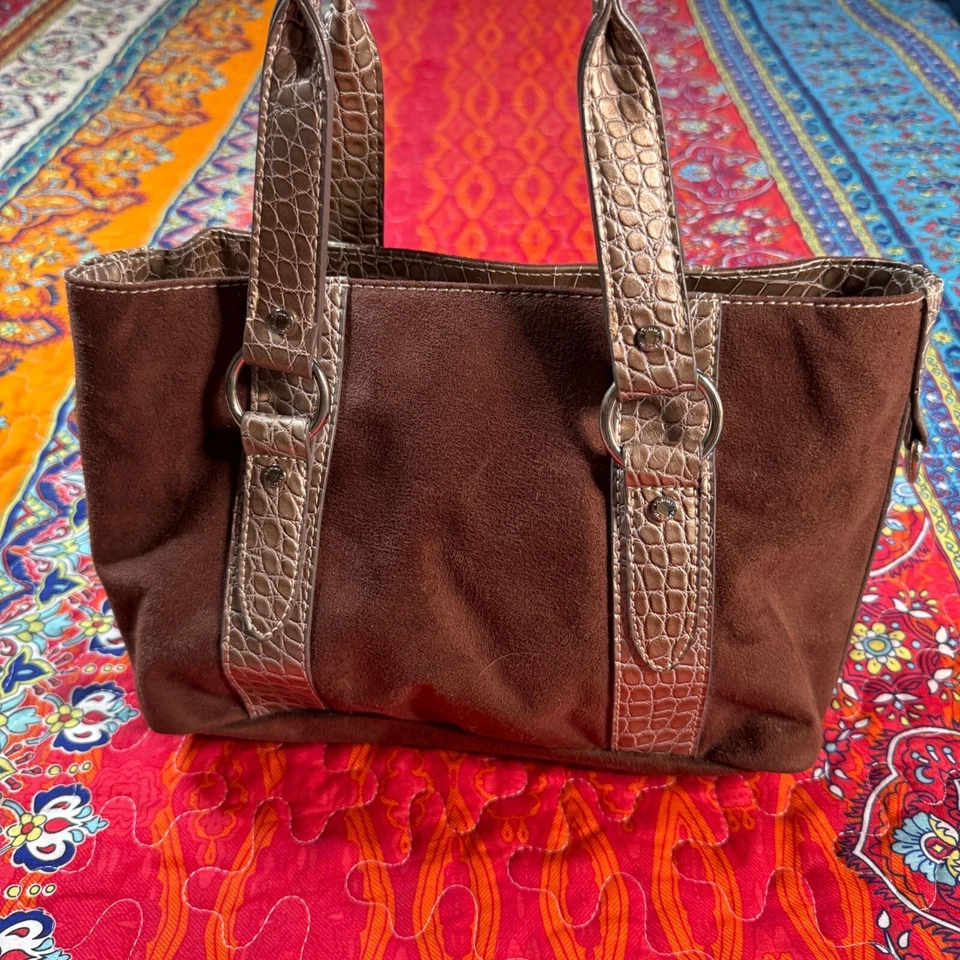 Tommy Hilfiger Bolso de Mano de Gamuza Marrón Asa Superior Correa de Cuero en Relieve de Cocodrilo Acento Foto 4 de 4