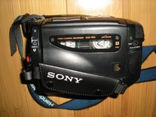 SONY HANDYCAM VIDEO 8 CCD-TR21 VIDEO CAMERA RECORDER WITH HARD CASE, WORKS GREAT