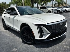 2024 Cadillac LYRIQ LUXURY 2 LYRIC LOADED CARFAX CERT WHITE/WHITE