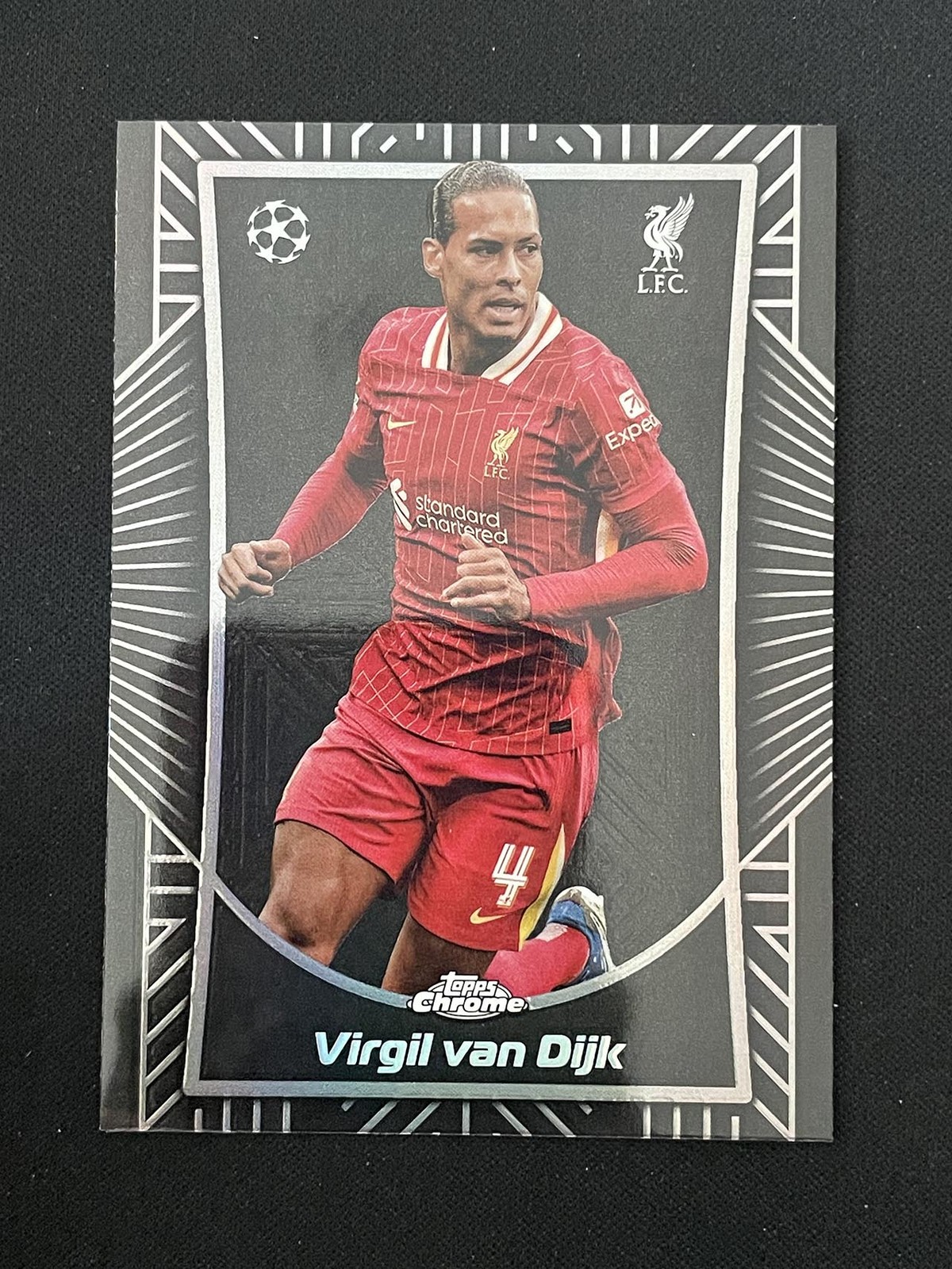 Virgil Van Dijk 2024-25 Topps Chrome UEFA Shadow Etch #SE-11