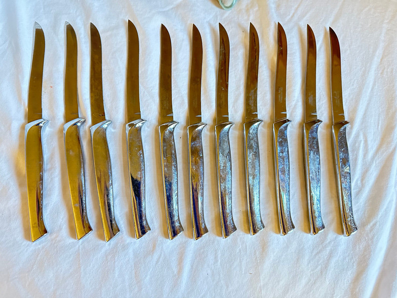 Carvel Hall Stainless Steel Steak Knives Lot Of 13 Vintage  non-surrated 8 1/2"
