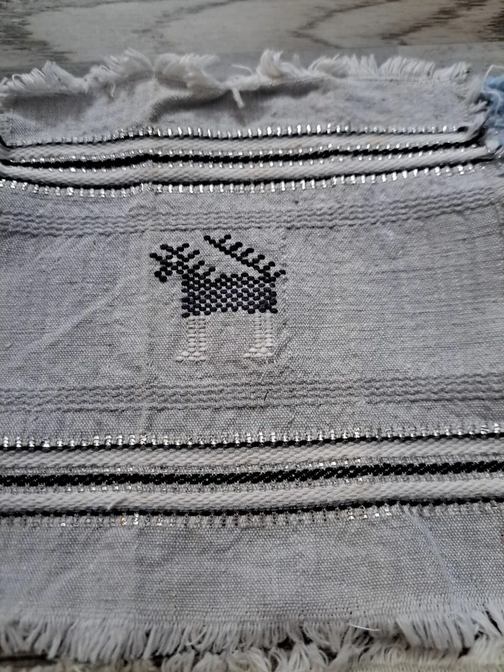 Fabric Quilting Squares Hand Stitched Primitive Animals Set Of 4 Metallic - Image 4 of 4