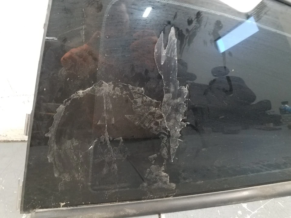 Pontiac GTO 2006 lado izquierdo del conductor cuarto de vidrio #0770 V8 Foto 4 de 4