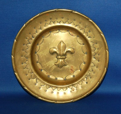 A antique fleur de lys, medieval heraldic repousse plate, gothic, 19th ...