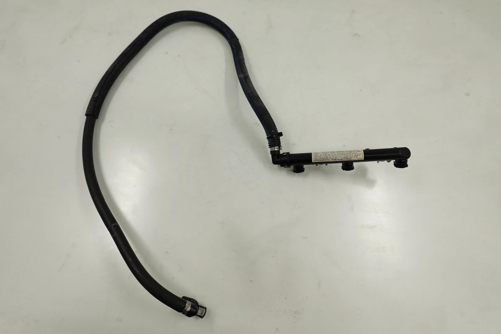 2018 Sea-Doo SPARK Trixx 900 OEM Gas Fuel Injector Rail + Hose 219704359