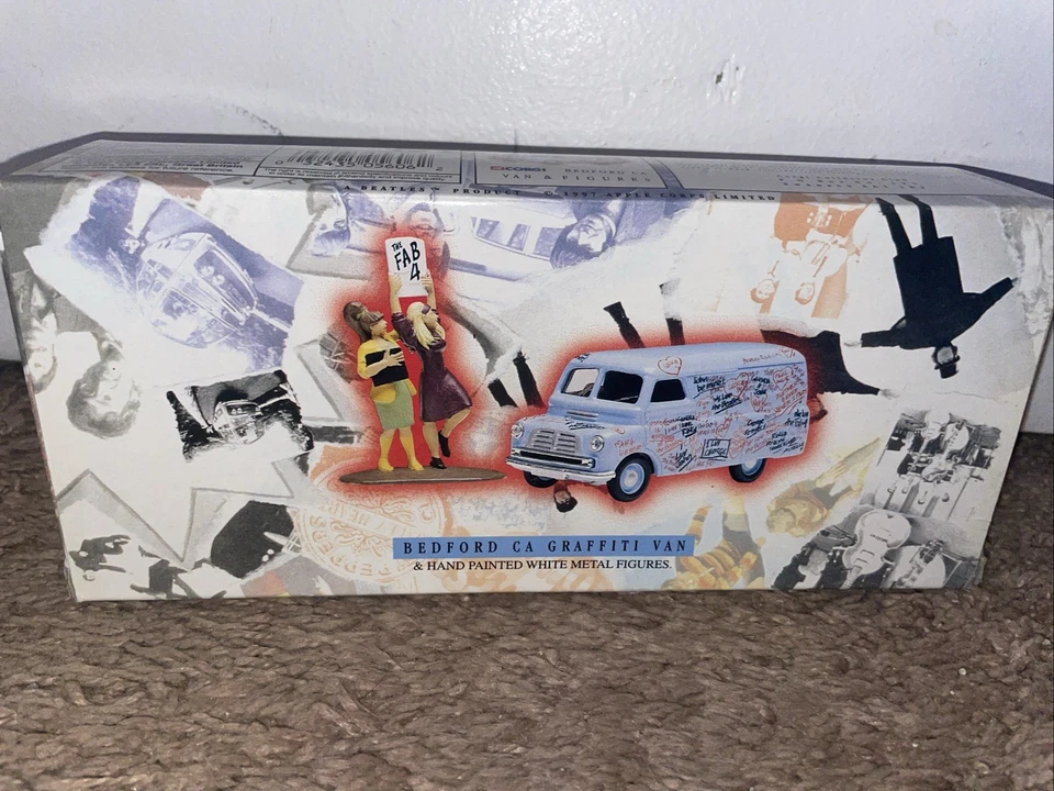The Beatles Corgi Classics Bedford Graffiti Van w/figures 1997 - Image 4 of 4