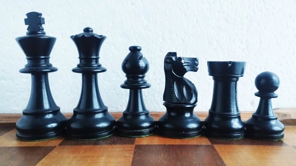 Ancien jeu d'échecs Chavet taille 5, France, 1960-70, buis vernis + échiquier - Photo 2/4