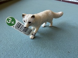Schleich ARCTIC FOX Figure 2010 Polar Adult Wildlife Retired 14638 Toy Figurine