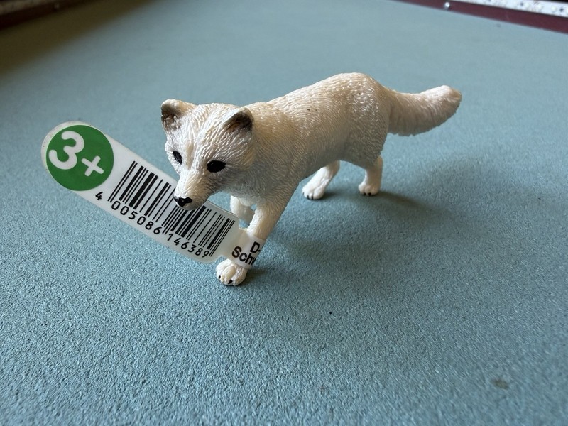 Schleich ARCTIC FOX Figure 2010 Polar Adult Wildlife Retired 14638 Toy Figurine