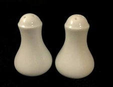 Wilmax White Porcelain Ceramic Salt and Pepper Shakers