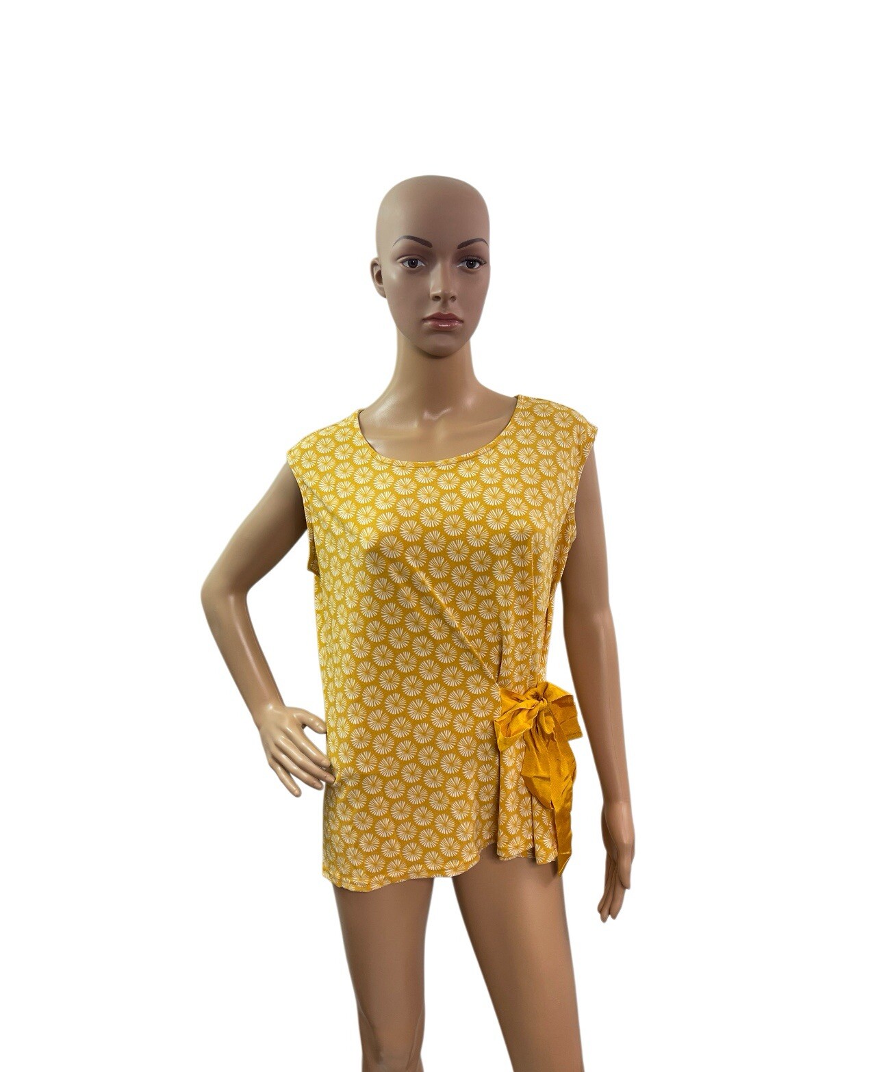Banana Republic Women’s Size Small Sleeveless Round Neck Tie Waist Blouse Yellow