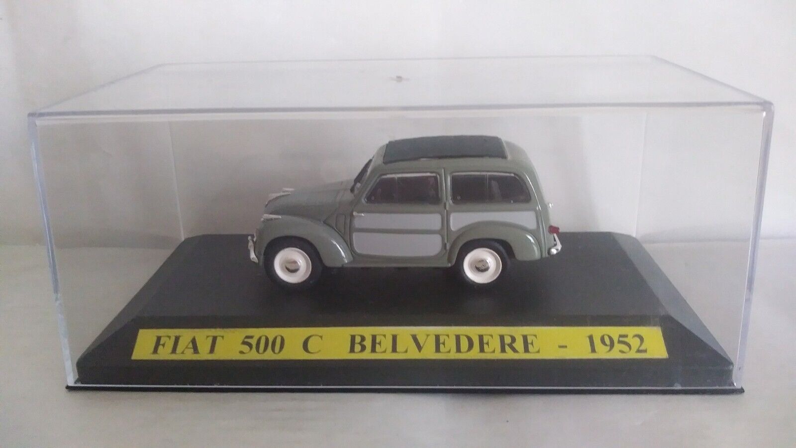 Foto 1 di 3