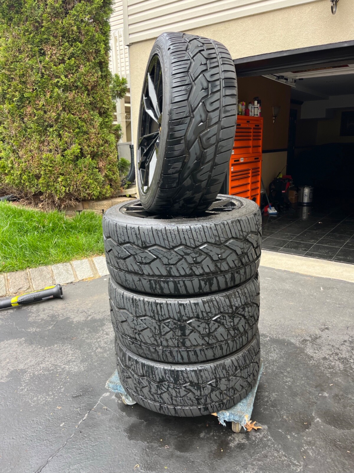 LAMBORGHINI URUS 22" TWIN 5 SPOKE GLOSS BLACK STYLE FORGED WHEELS & TIRES