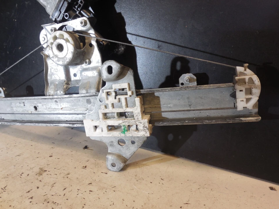 Nissan Máxima 2016-2023 puerta delantera derecha ventana motor regulador 80730-4RA0A Foto 3 de 4